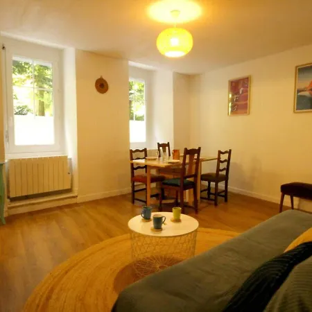 Confort 3 Pieces Avec Terrasse Et Wifi, Face Aux Thermes De Luchon - Fr-1-313-225 *